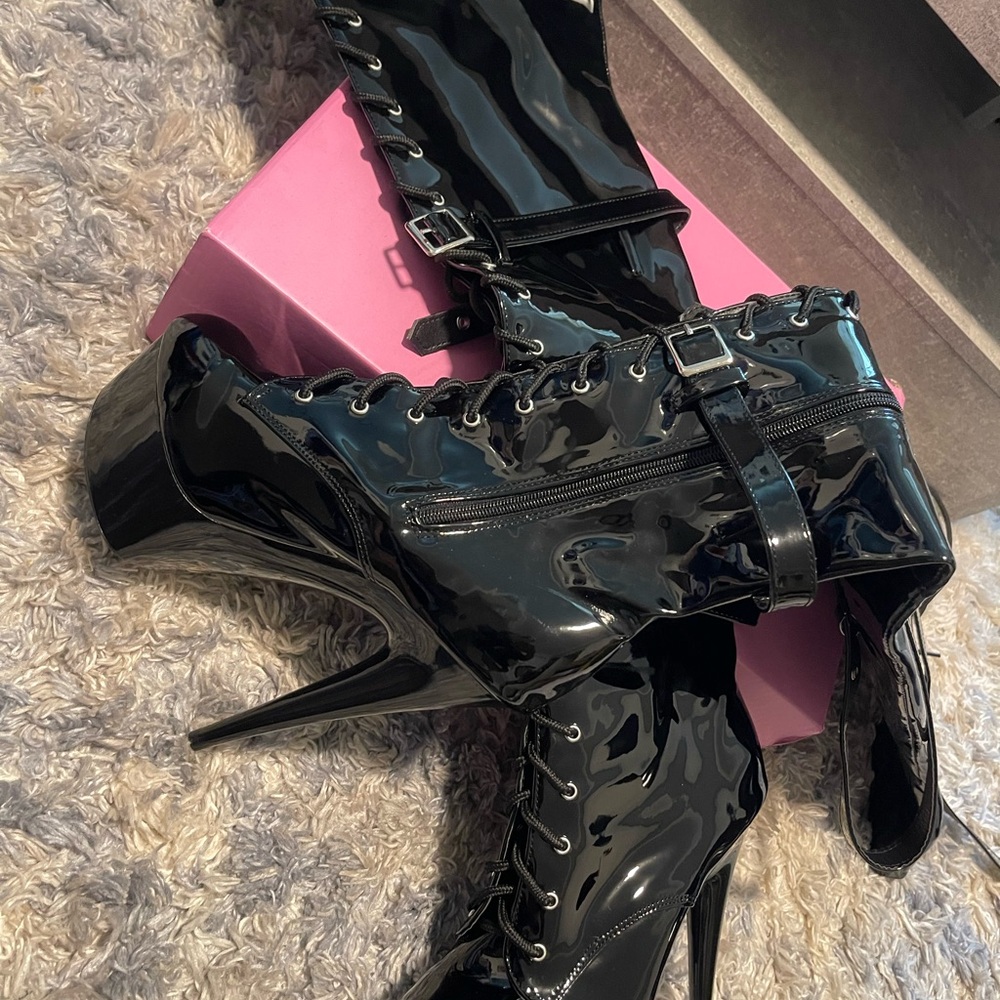 Black Patent Leather Thigh High Lace-Up Boots